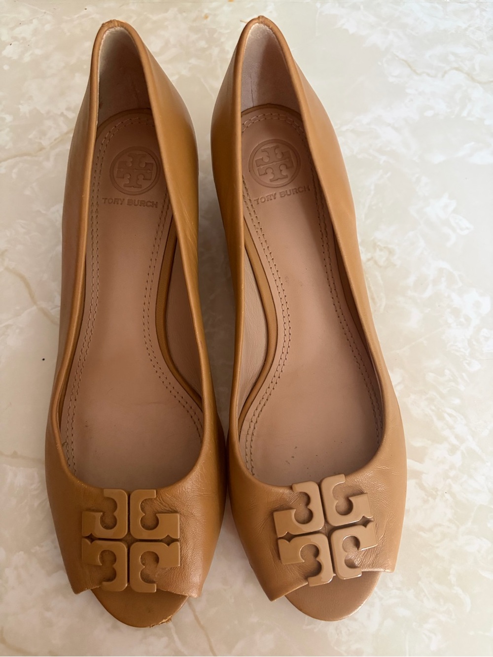 Tory Burch Lowell 2 Peep Toe Wedge Heels Blond Leather Logo Pumps Women’s 7.5M